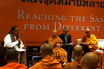 Арга зам өөр ч, хүрэх зорилго нэг – Тайландын буддистуудын Дээрхийн гэгээнтэн Далай ламтай хийсэн уулзалт