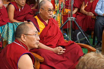 Дээрхийн Гэгээнтэн Далай лам “Оюун ухаан ба Амьдрал” 26 дахь уулзалтад оролцож байна - 5 дахь өдөр: Тунгаан бодох дадал
