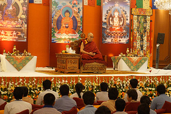 Дээрхийн Гэгээнтэн Далай Лам Делид 2 дахь өдрөө сургаал айлдав