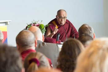 Дээрхийн Гэгээнтэн Далай Лам Швейцарьт айлчлан Европ дахь Төвдийн Буддистуудын II бага хуралд оролцов